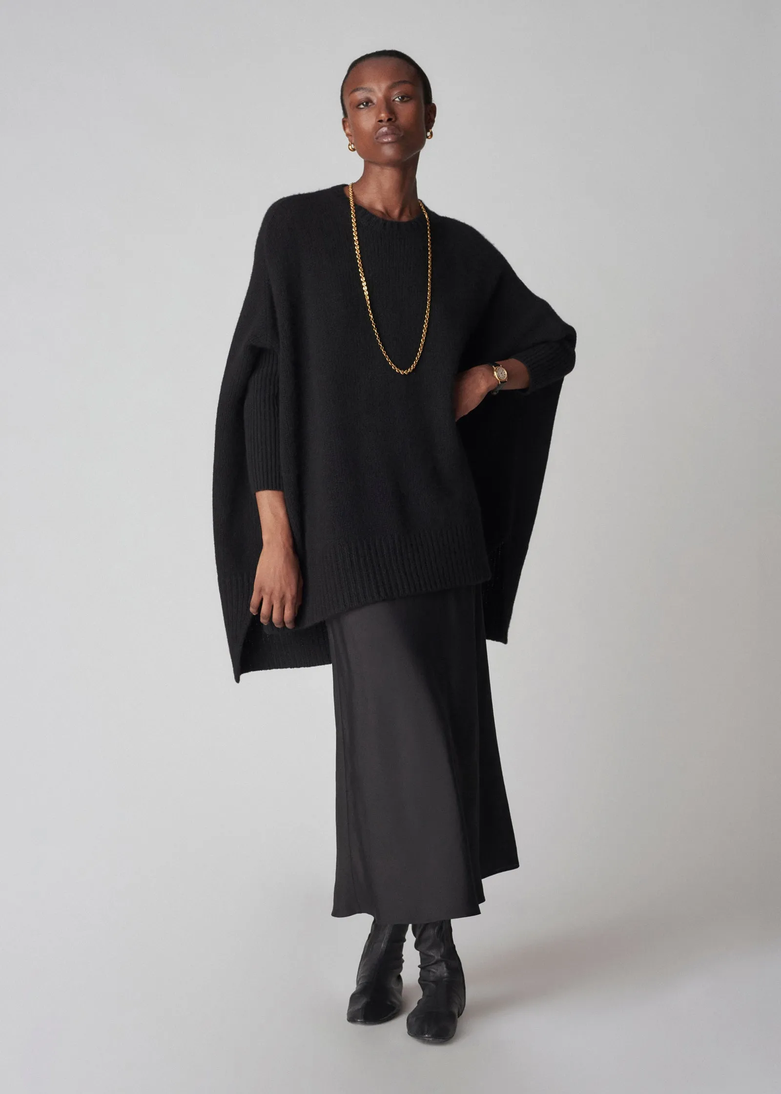 Batwing Sweater in Cashmere - Black