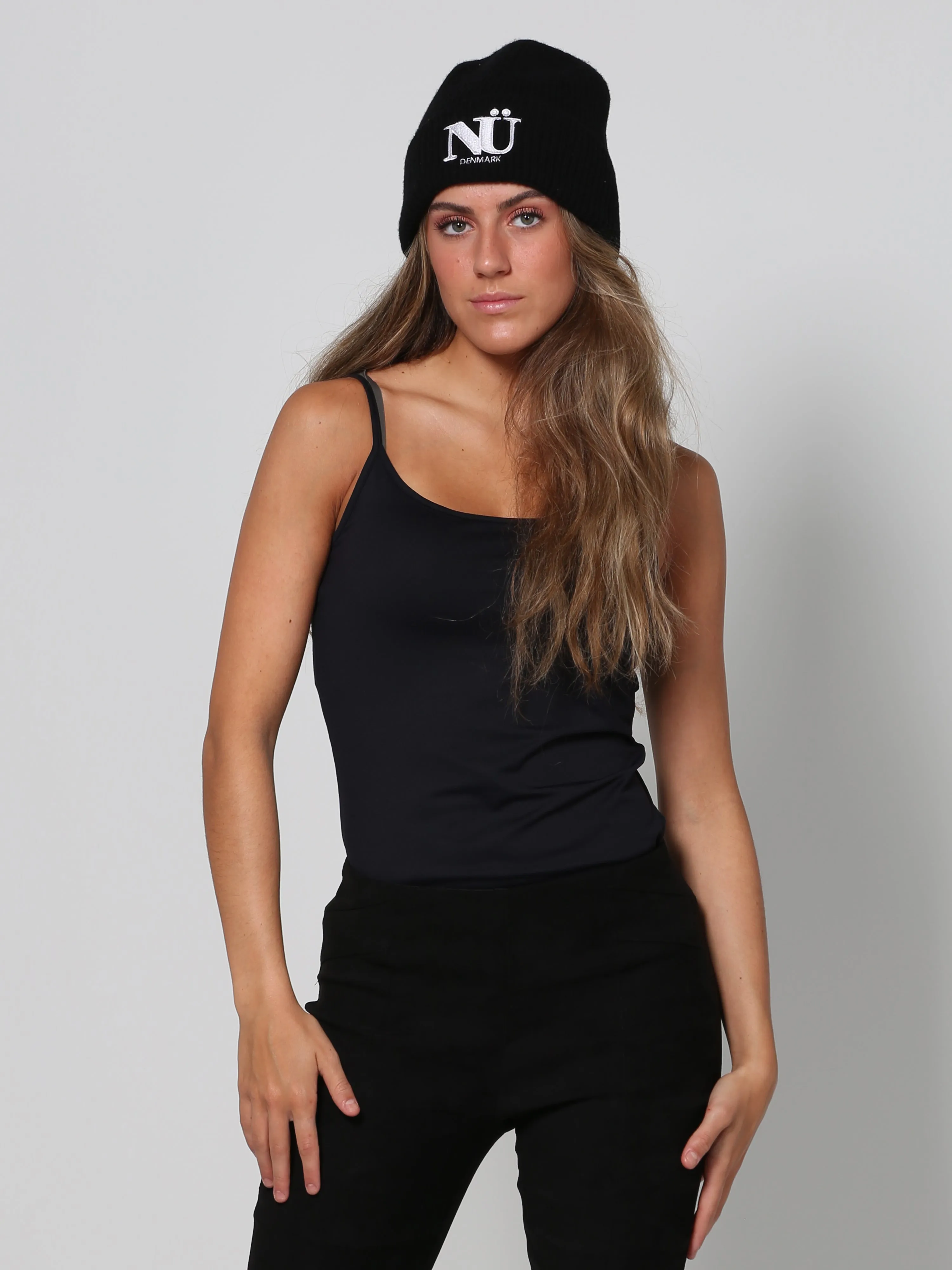 Beanie - Black with white