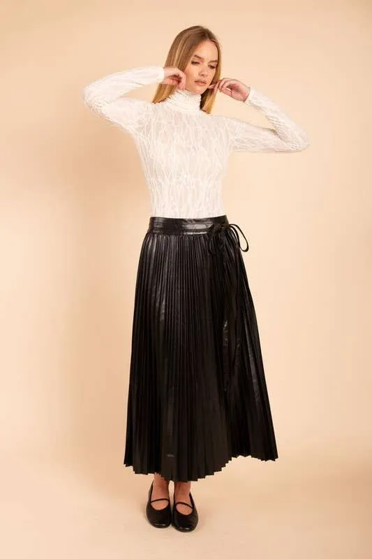 Chic Black Pleated Midi Skirt