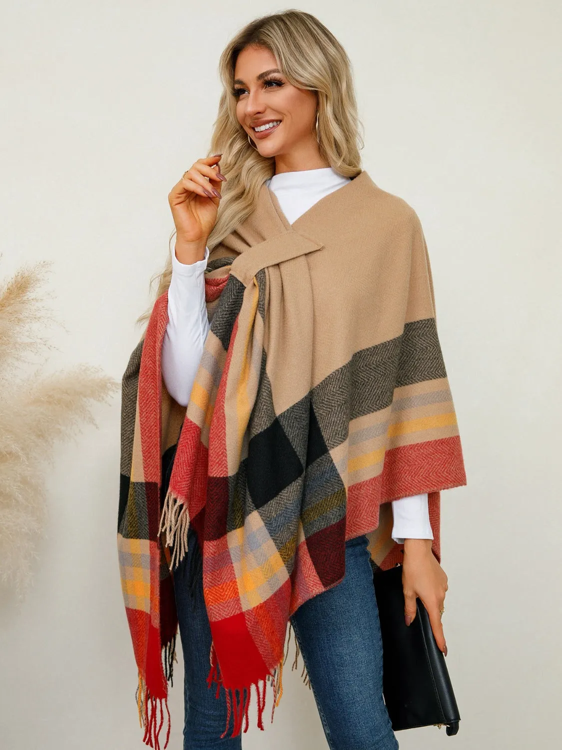 Fringe Contrast Plaid Poncho Women's Sweater Plaid New Women's Fashion