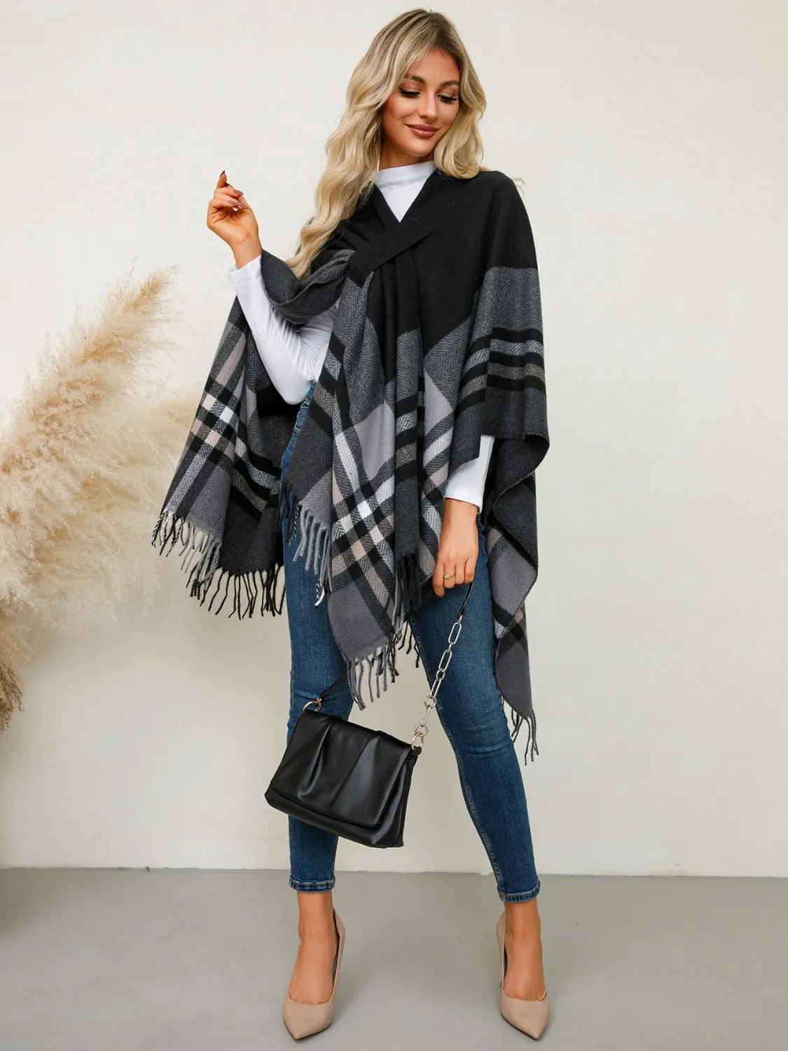 Fringe Contrast Plaid Poncho Women's Sweater Plaid New Women's Fashion