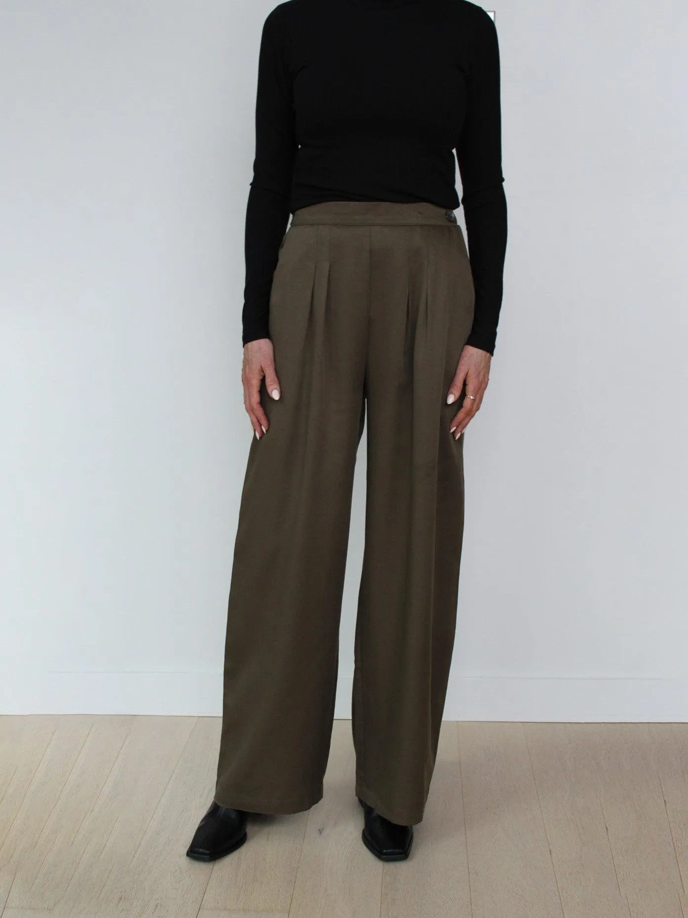 Long Pleat Pant