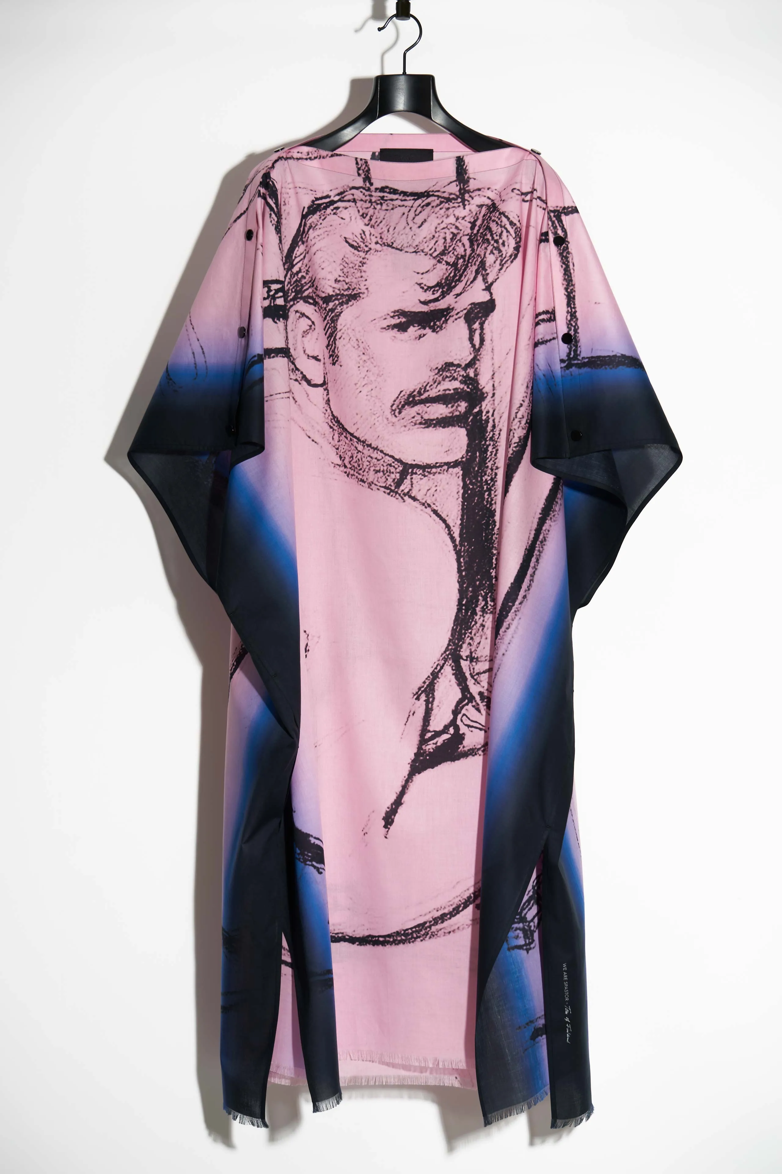 TOM OF FINLAND x WE ARE SPASTOR KAFTAN PINK